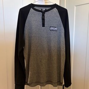Ecko Unlimited Men's Black and Gray Long Sleeve Henley Size XL Cozy Stylish
